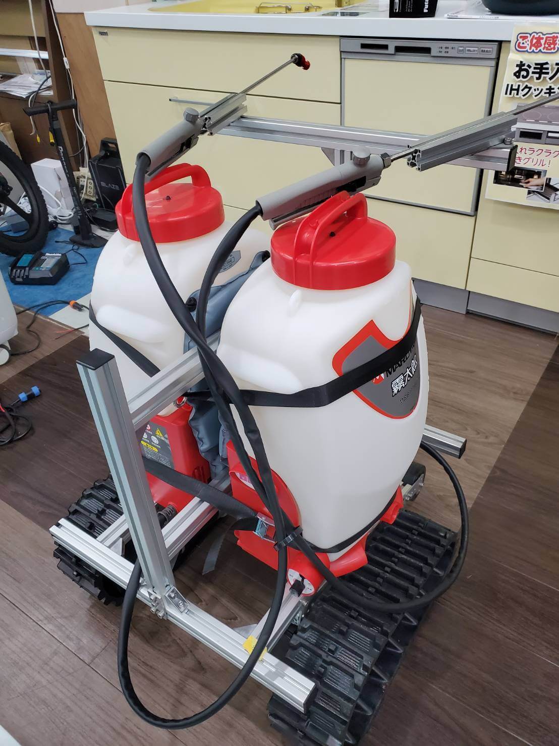 ラジコン薬剤散布ロボット イメージ